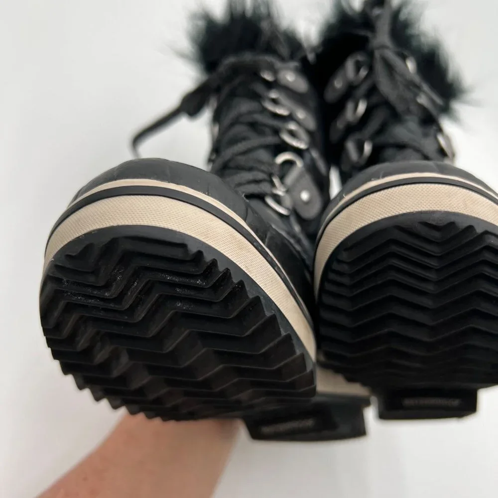 SOREL Kids Tofino II (Little Kid/Big Kid) Girls size 2 faux fur